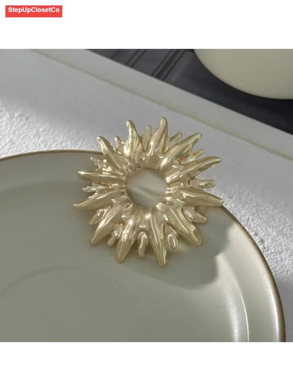 Vintage Sun Moon Brooch Pin Gold Plated Alloy Lapel Hat Bag Accessory